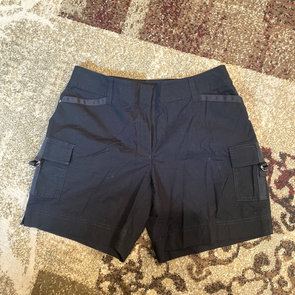 White House Black Market cargo shorts - Picture 3 of 3